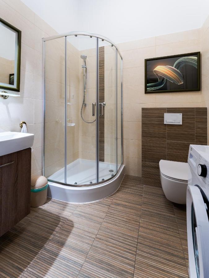Apartament Inspirujacy - Z Prywatnym Monitorowanym Parkingiem - 4 Osobowy - Space Apart Jelenia Góra Buitenkant foto