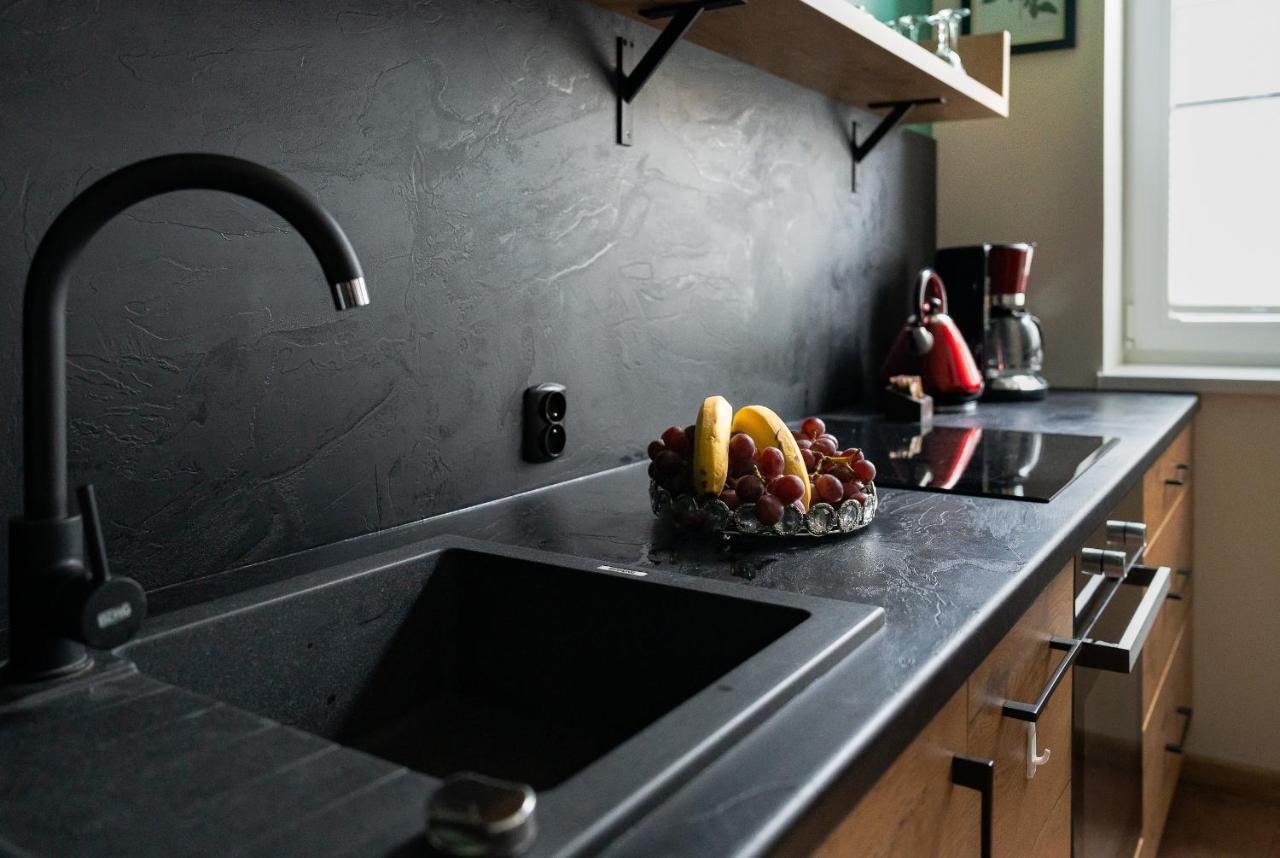 Apartament Inspirujacy - Z Prywatnym Monitorowanym Parkingiem - 4 Osobowy - Space Apart Jelenia Góra Buitenkant foto